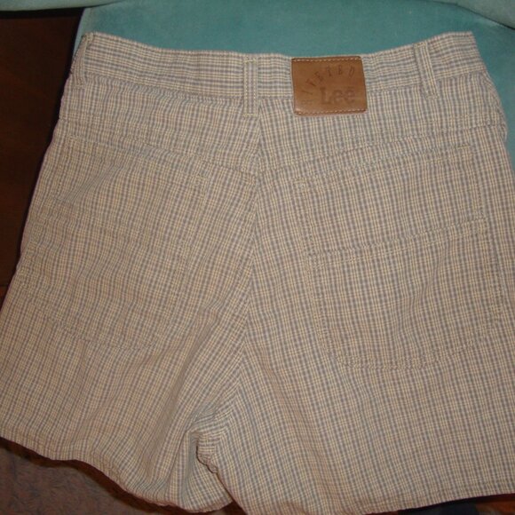 Lee Rivited Shorts Size 9 - Picture 6 of 7